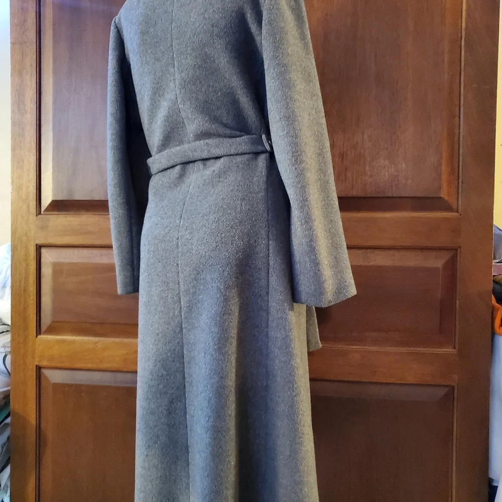Classy Vintage Gray Wool Coat - Picture 4 of 16